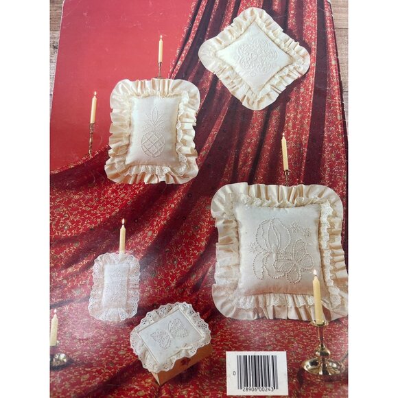 Vintage Candlewick Embroidery Pattern Leaflet For Decorative Pillows And Crafts - Picture 2 of 3